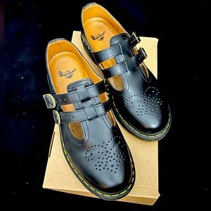 Dr. Martens Mary Jane Woman’s Size 9 in Black